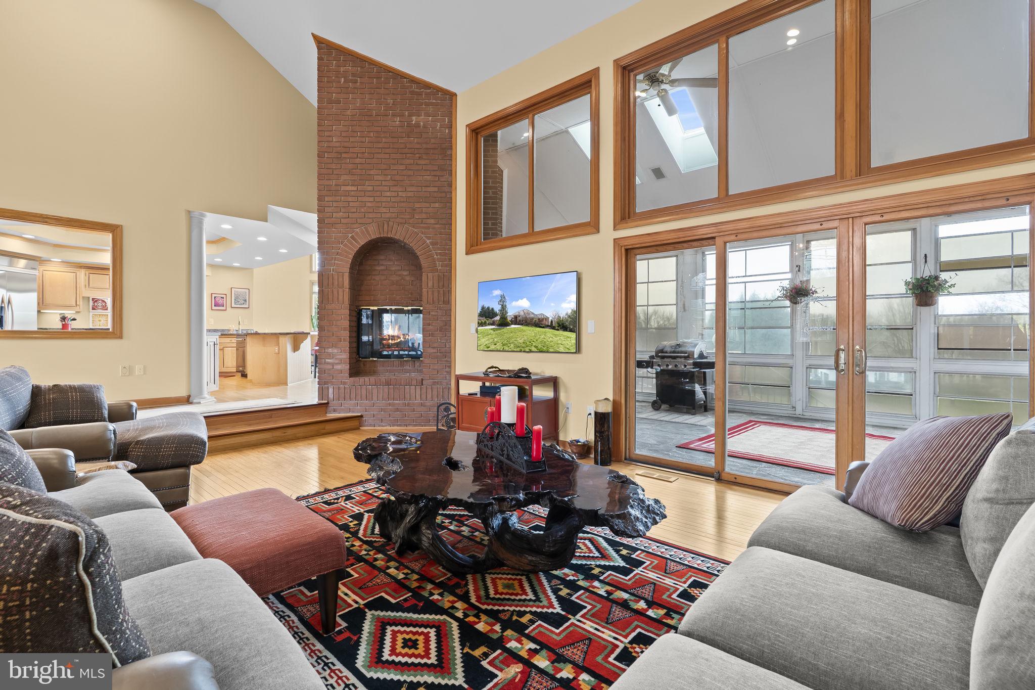 OLD SOUTH COUNTRY CLUB - Residential