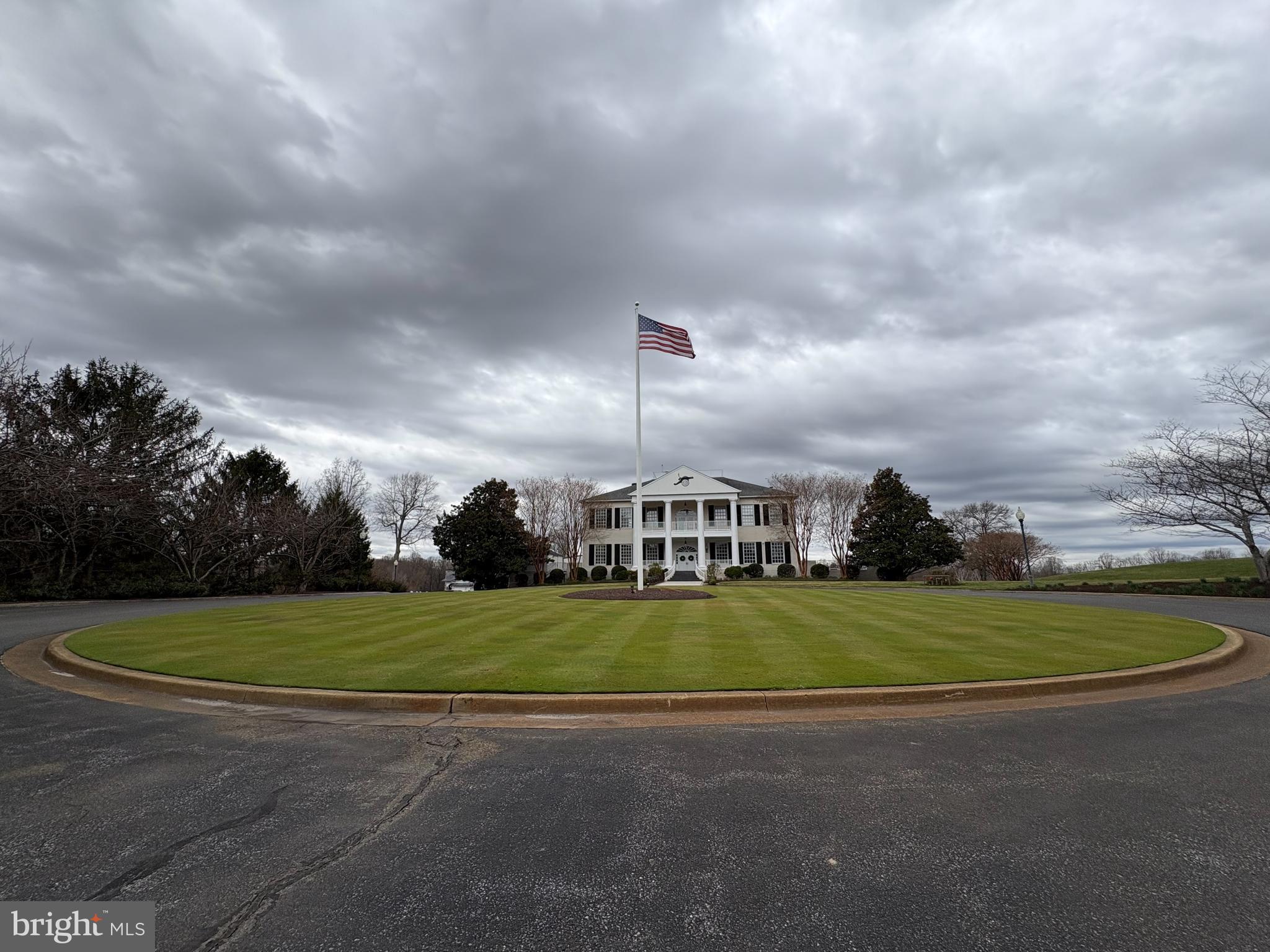 OLD SOUTH COUNTRY CLUB - Residential