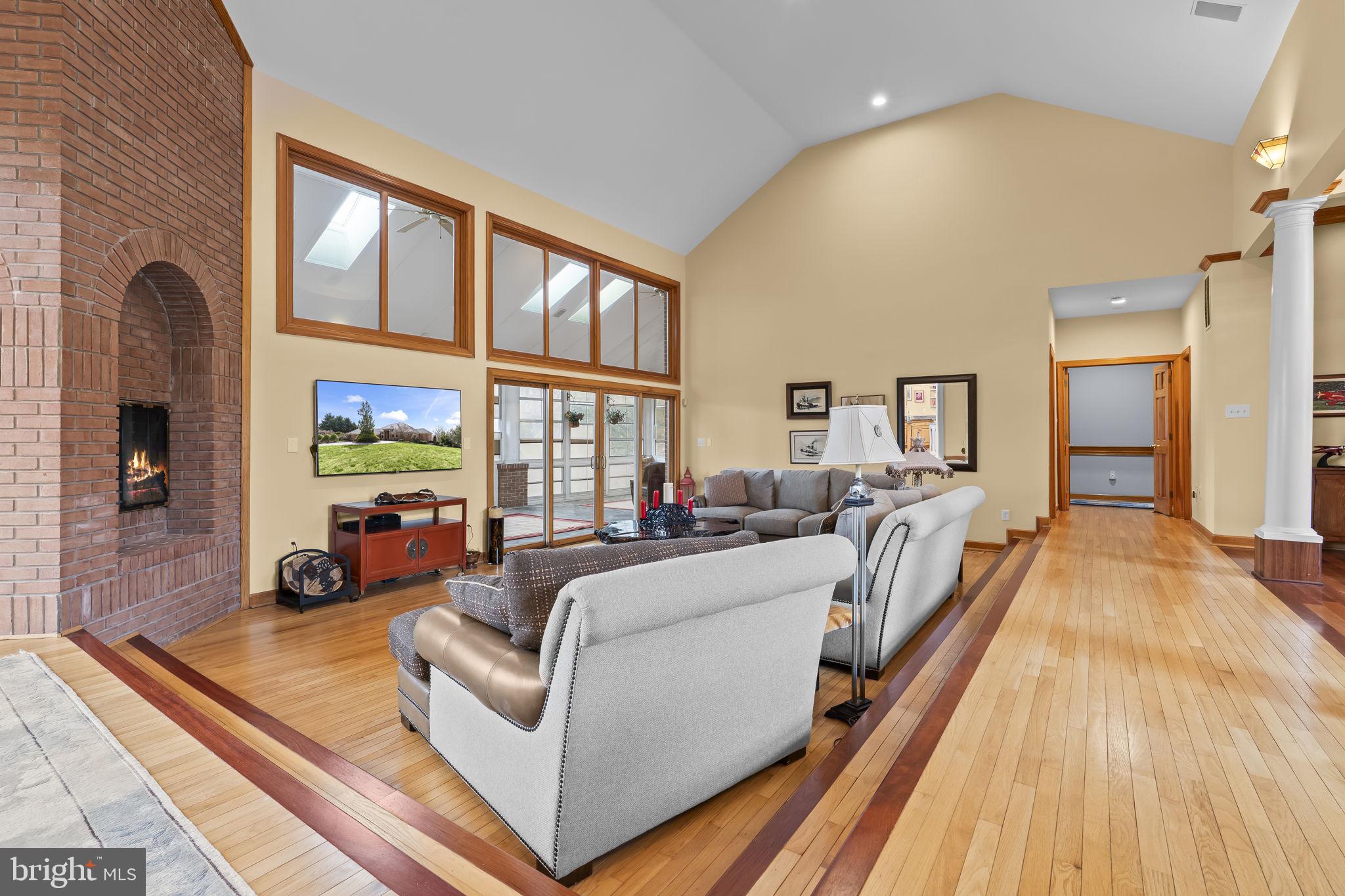 OLD SOUTH COUNTRY CLUB - Residential