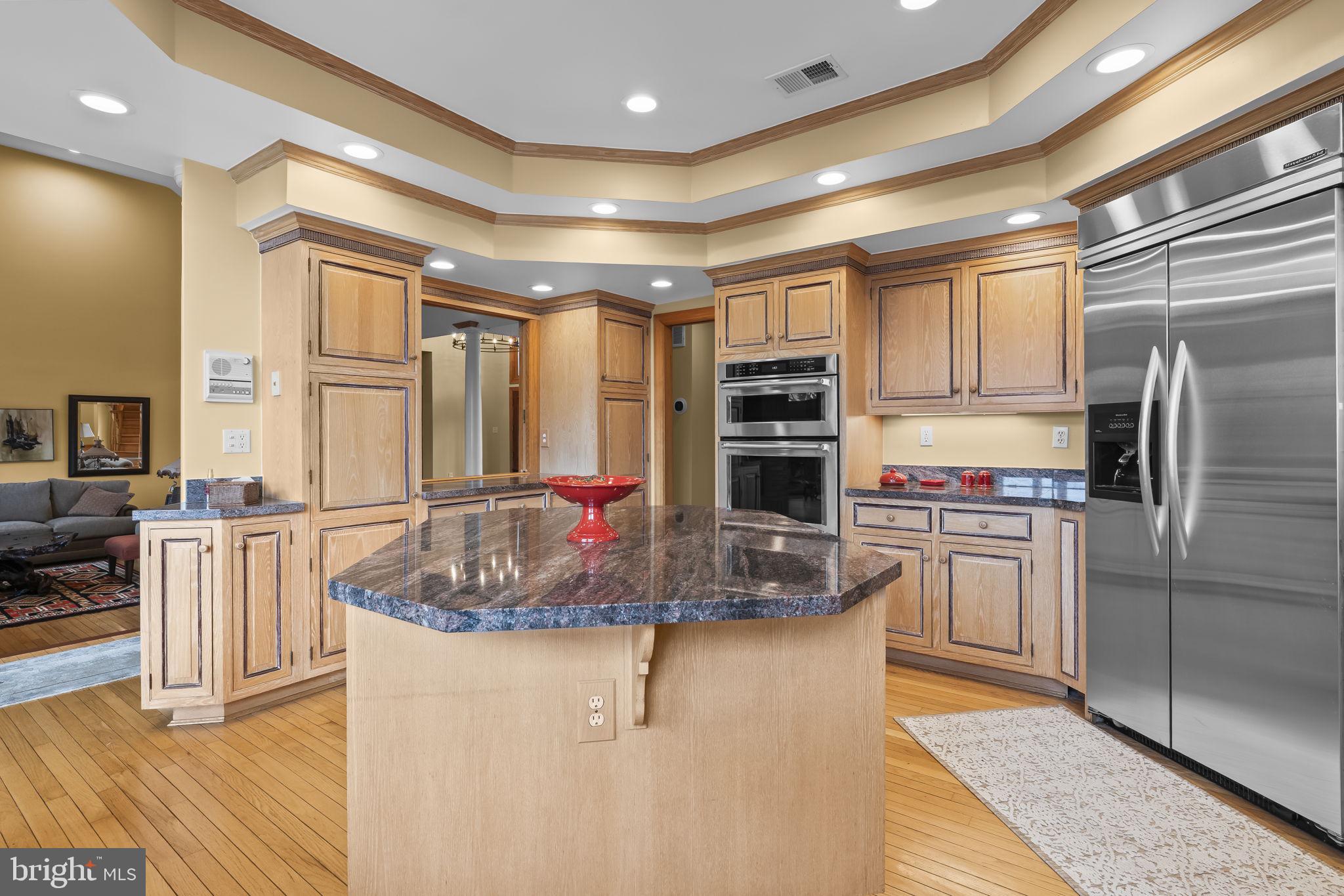 OLD SOUTH COUNTRY CLUB - Residential