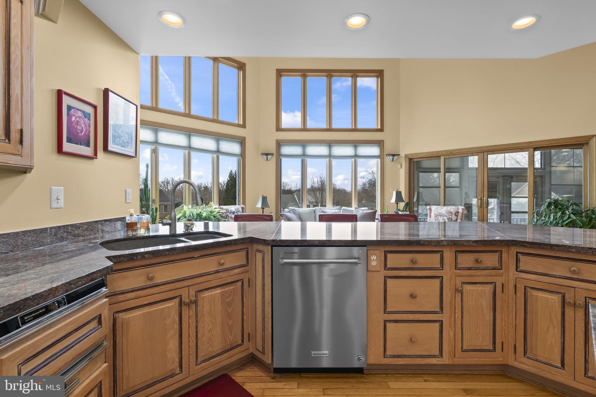 OLD SOUTH COUNTRY CLUB - Residential