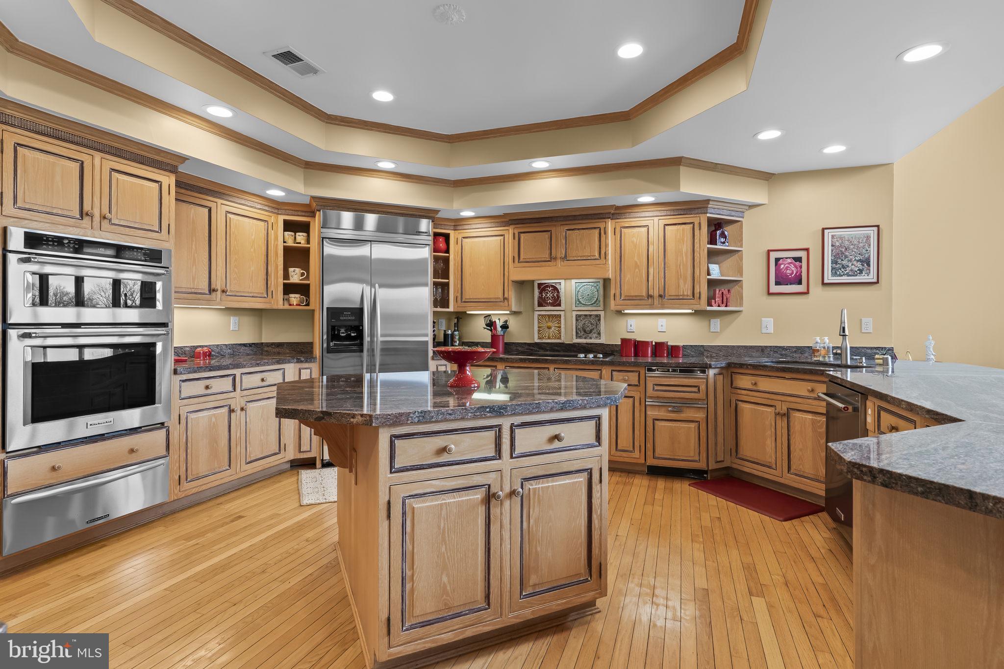 OLD SOUTH COUNTRY CLUB - Residential