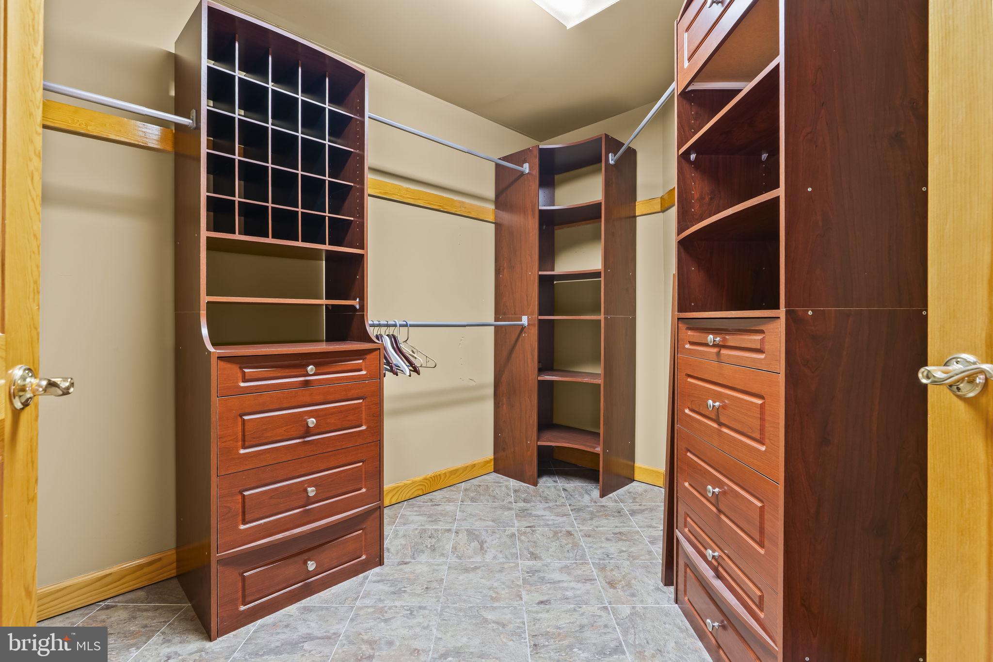 OLD SOUTH COUNTRY CLUB - Residential