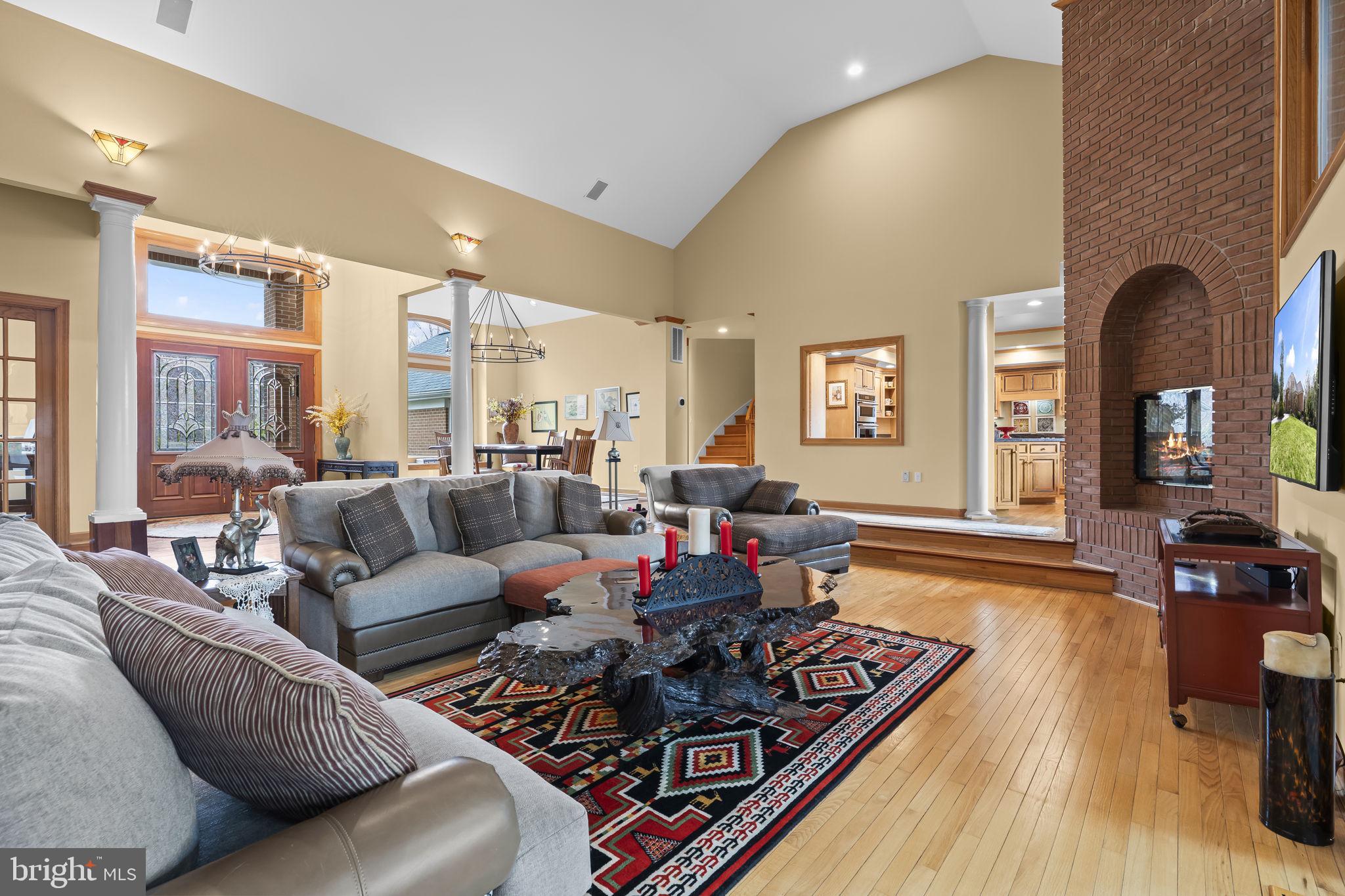 OLD SOUTH COUNTRY CLUB - Residential