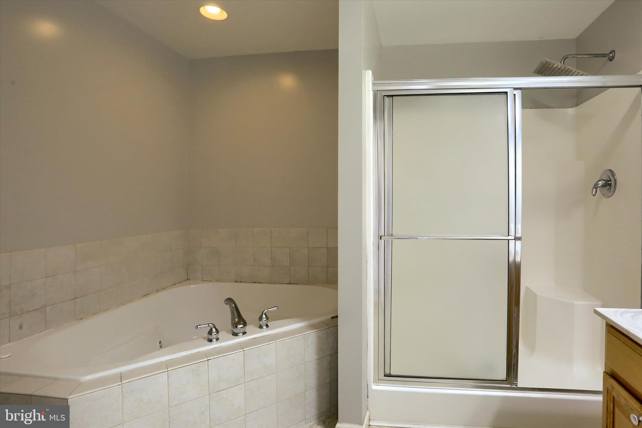 CROSS CREEK - Residential