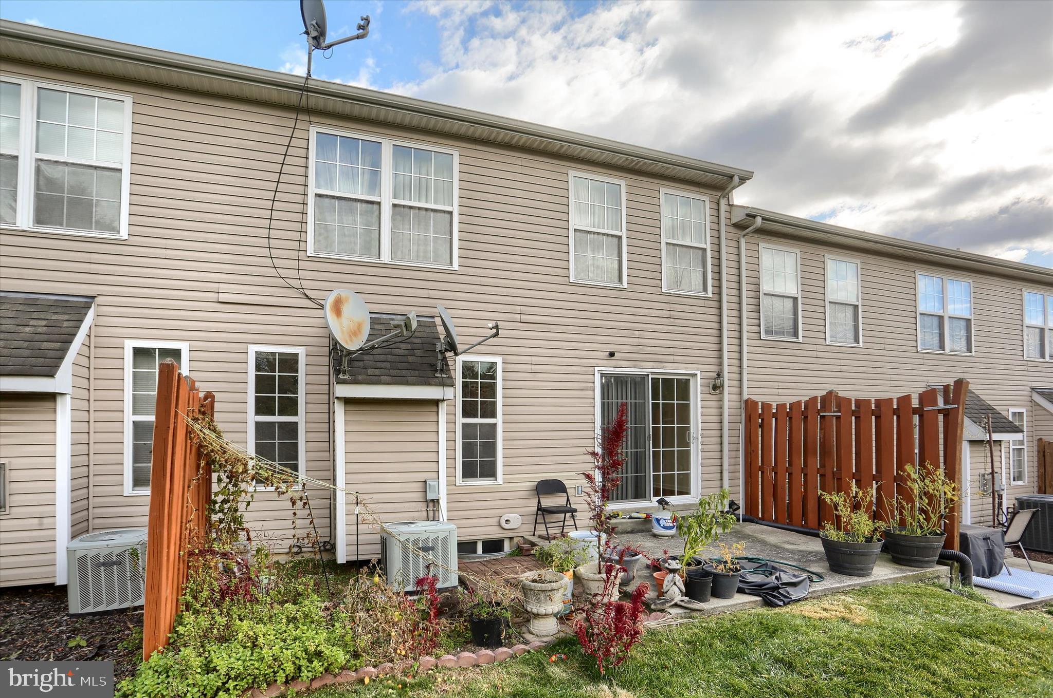 CROSS CREEK - Residential