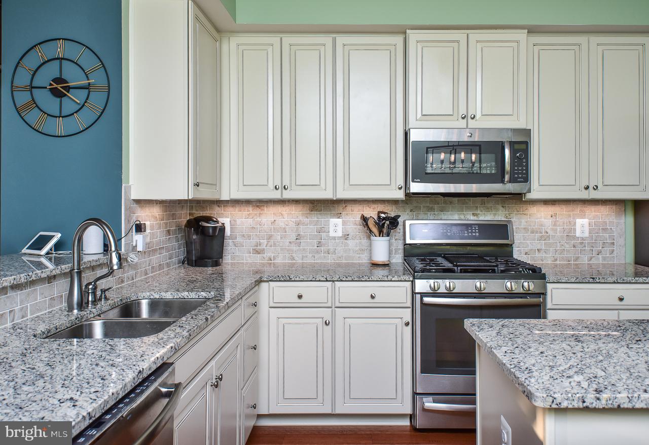 FEATHERSTONE STATION CONDOMINIUMS - Residential