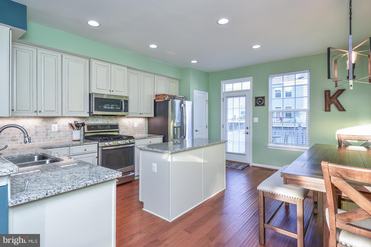 FEATHERSTONE STATION CONDOMINIUMS - Residential