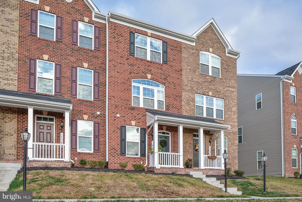 FEATHERSTONE STATION CONDOMINIUMS - Residential