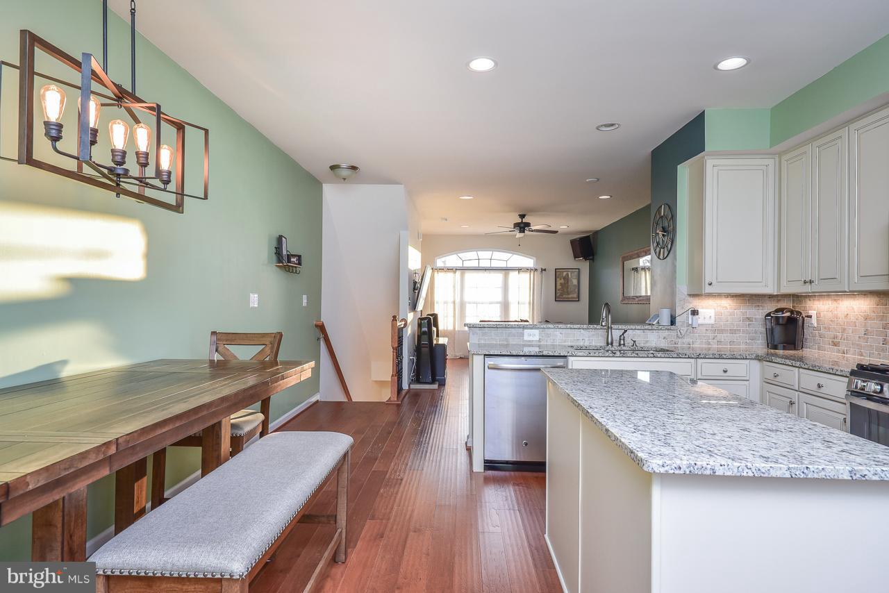 FEATHERSTONE STATION CONDOMINIUMS - Residential