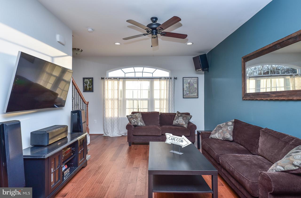 FEATHERSTONE STATION CONDOMINIUMS - Residential