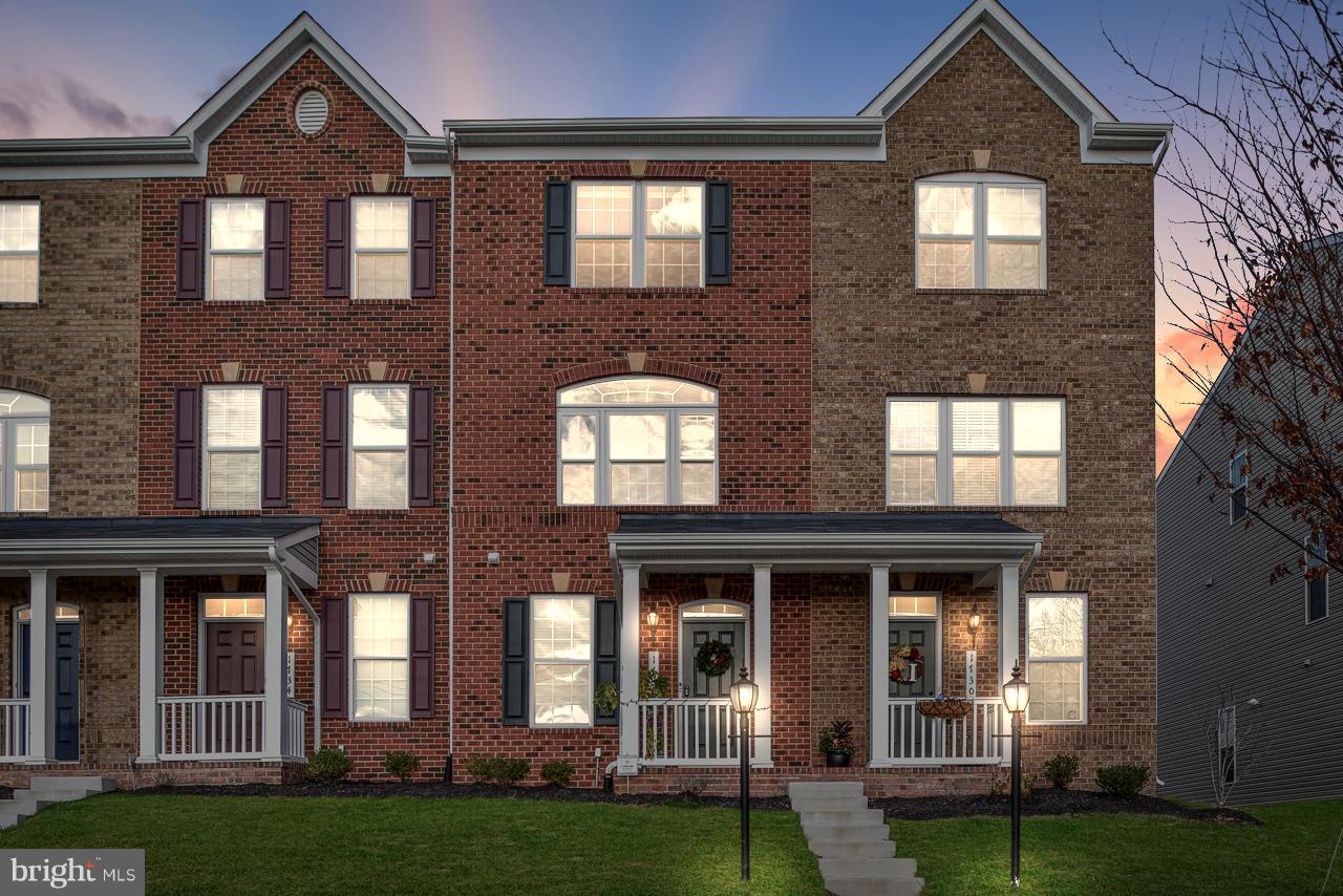 FEATHERSTONE STATION CONDOMINIUMS - Residential