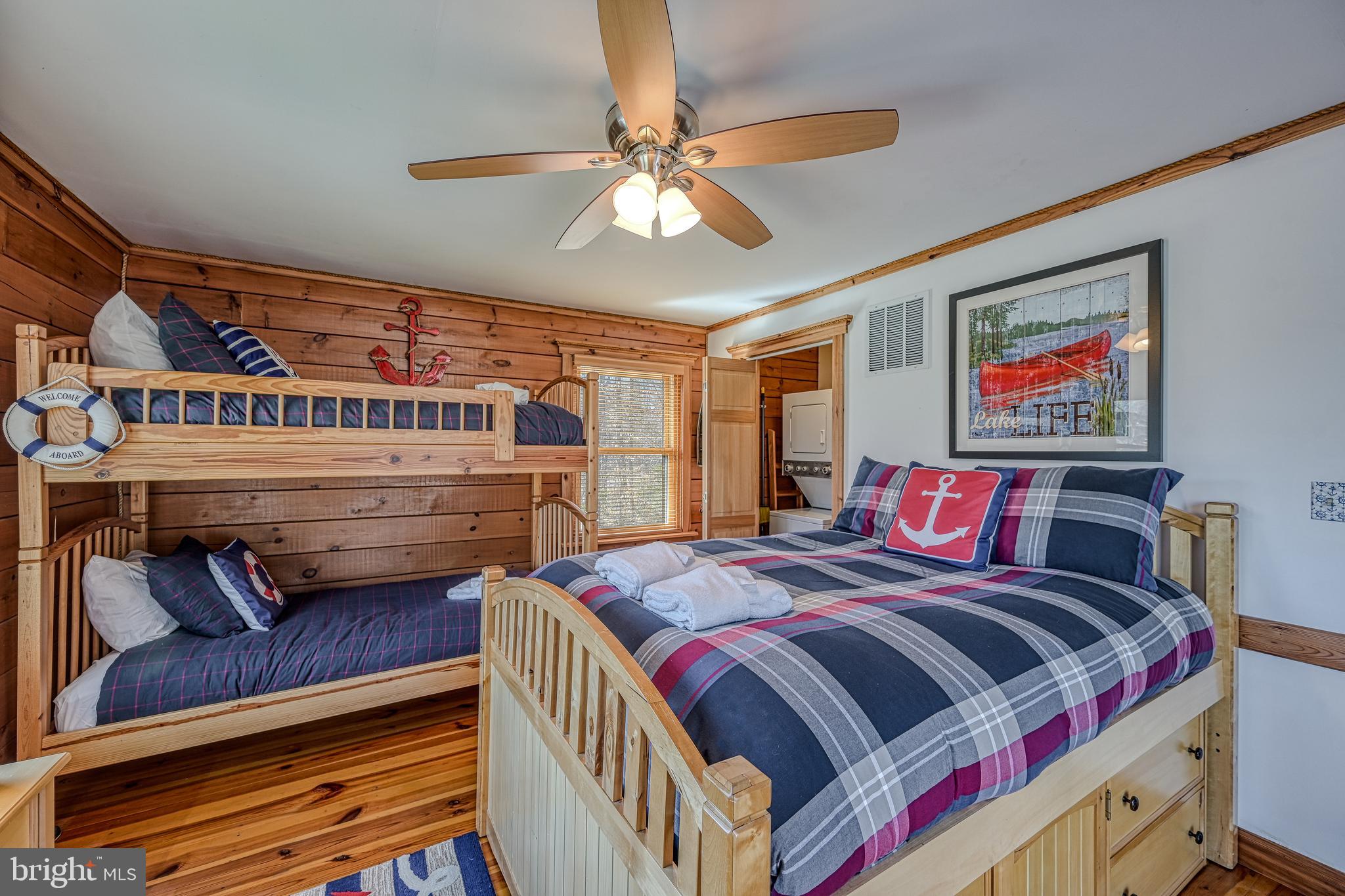 TALL PINES - Residential