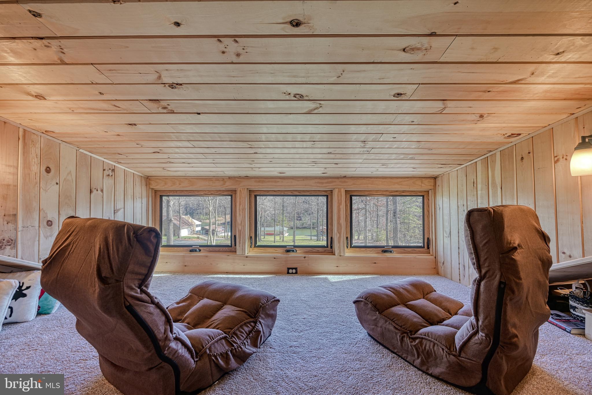 TALL PINES - Residential