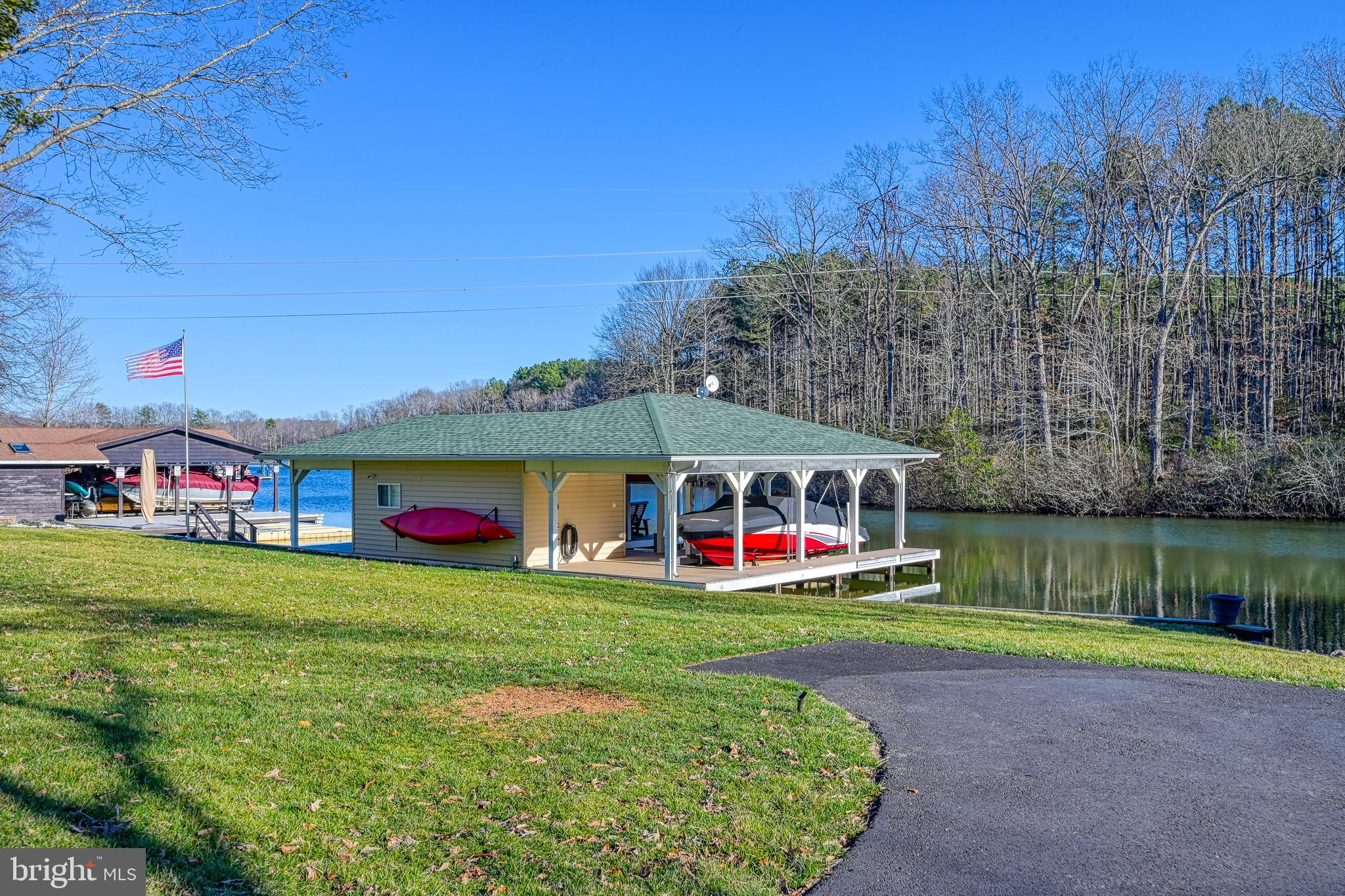 TALL PINES - Residential