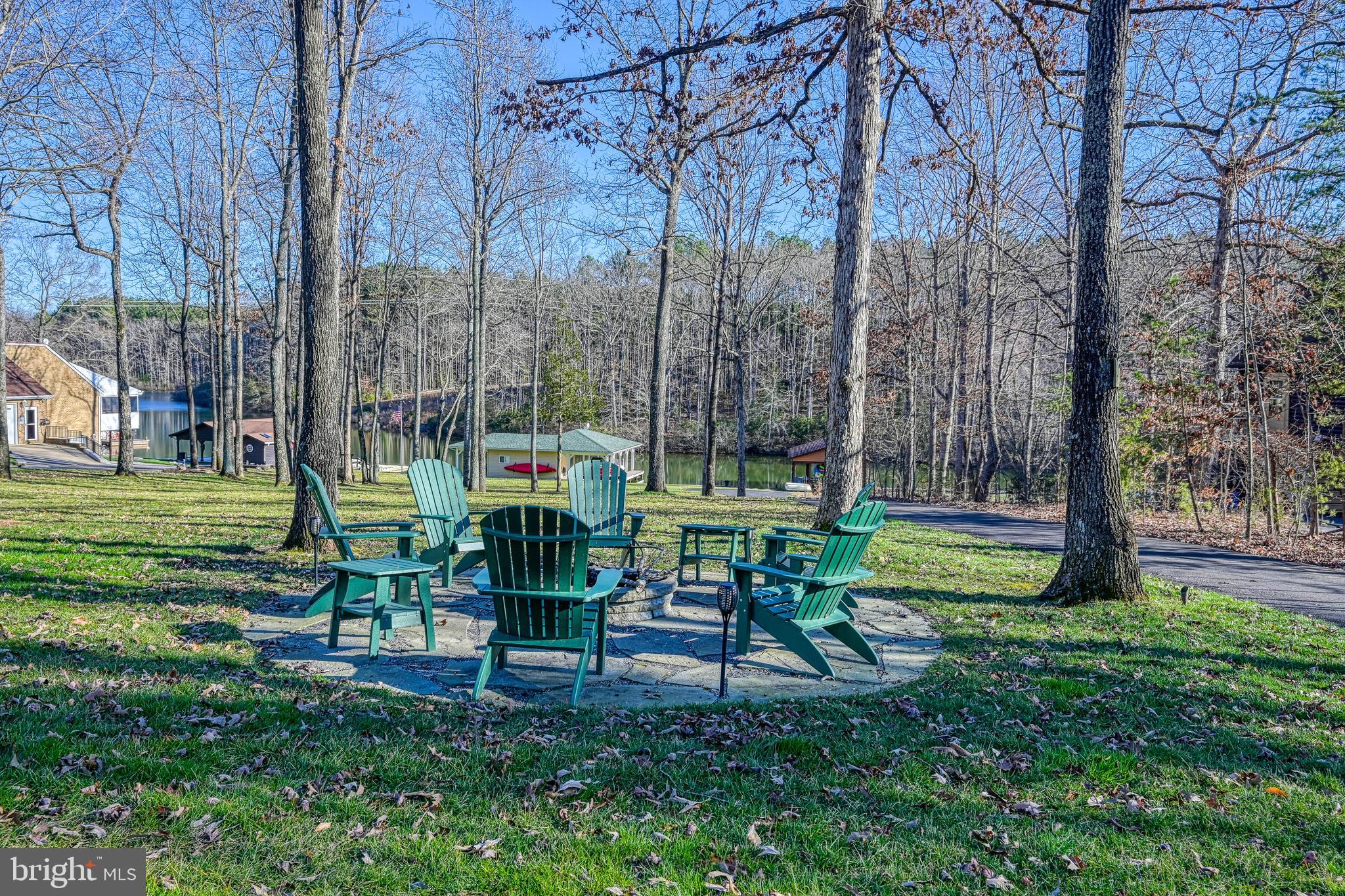 TALL PINES - Residential