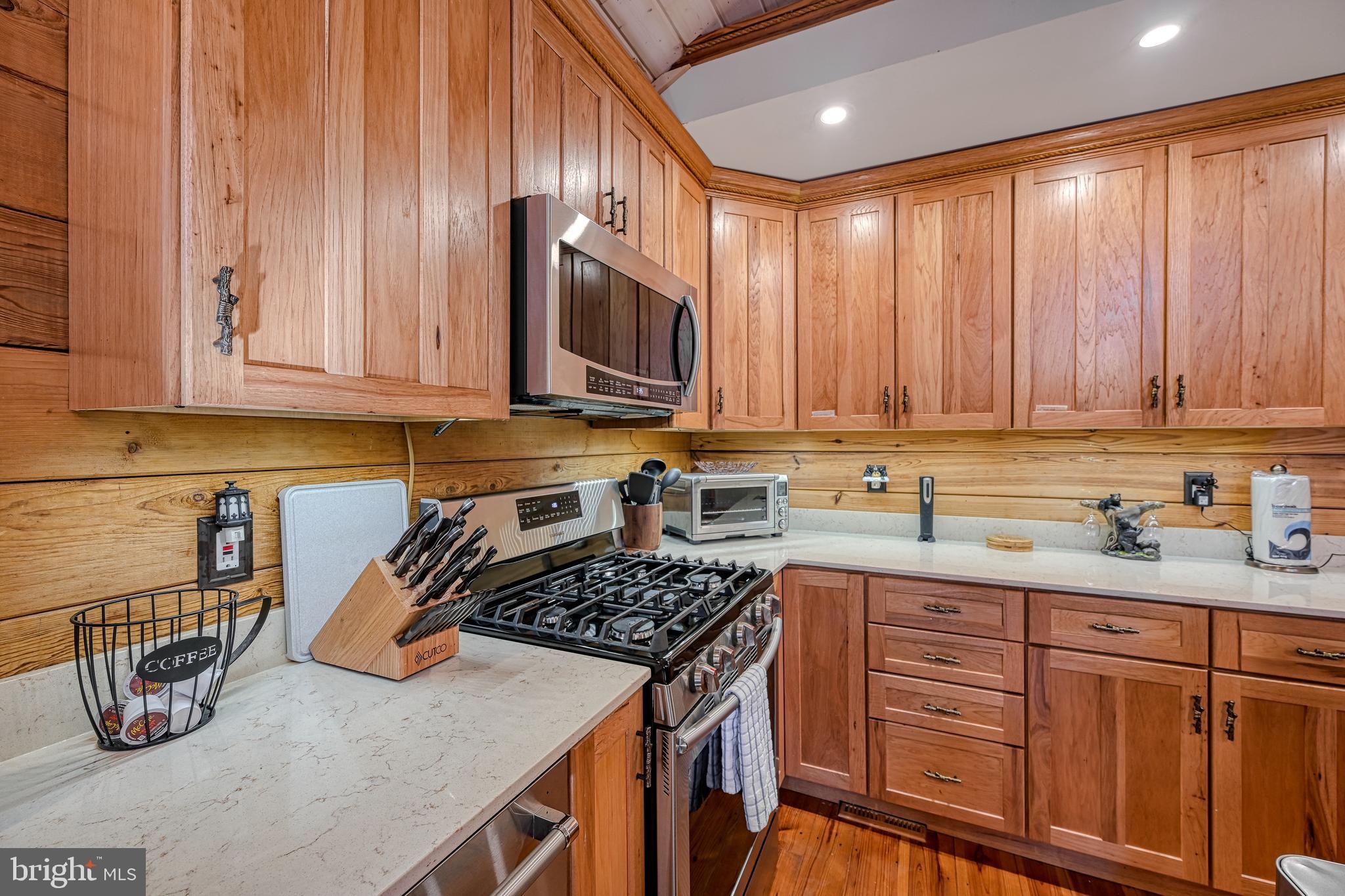 TALL PINES - Residential