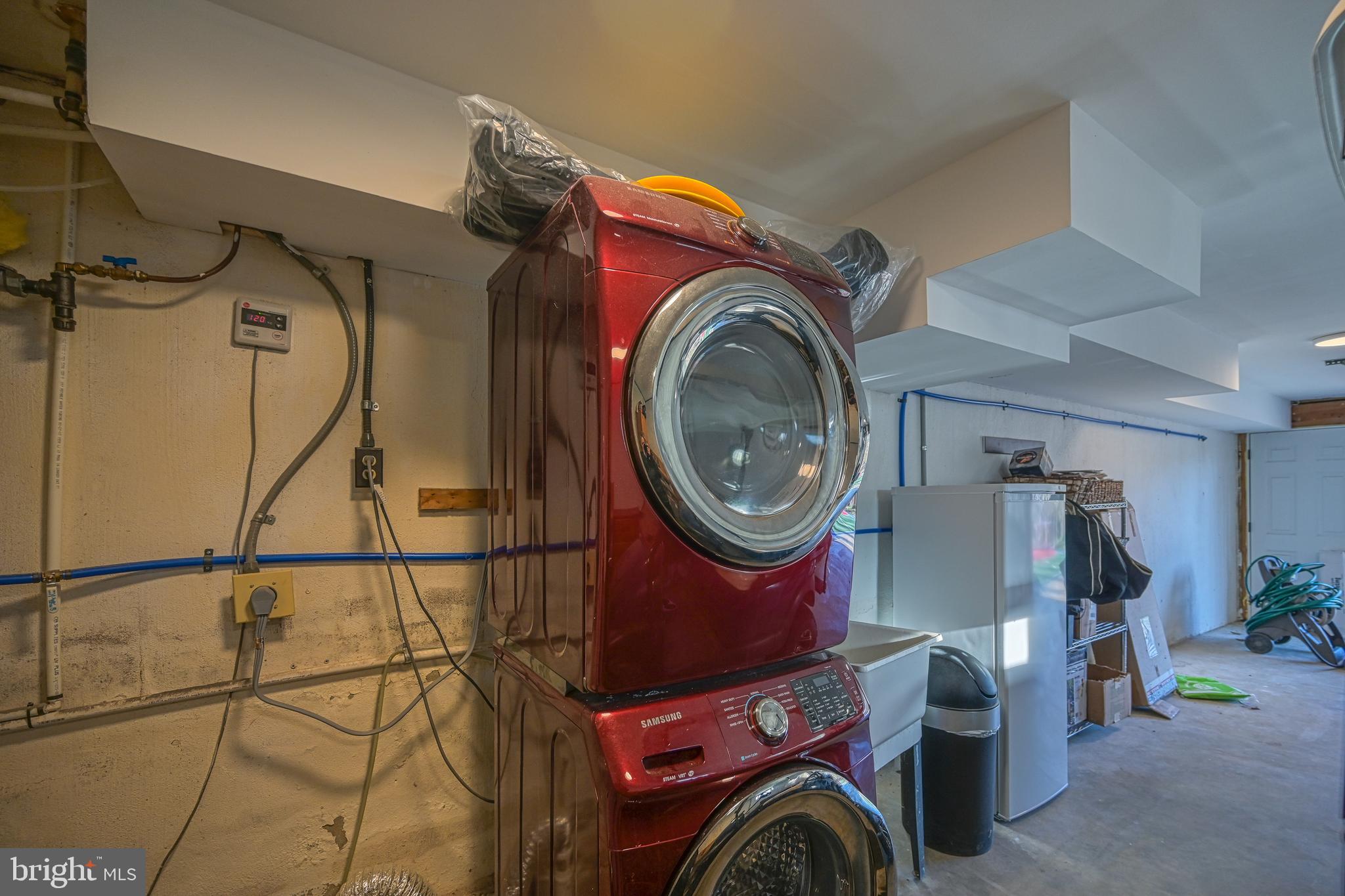 TALL PINES - Residential