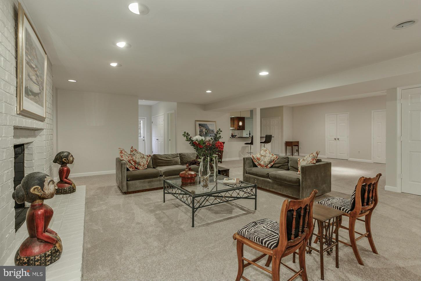 POTOMAC OUTSIDE - Residential