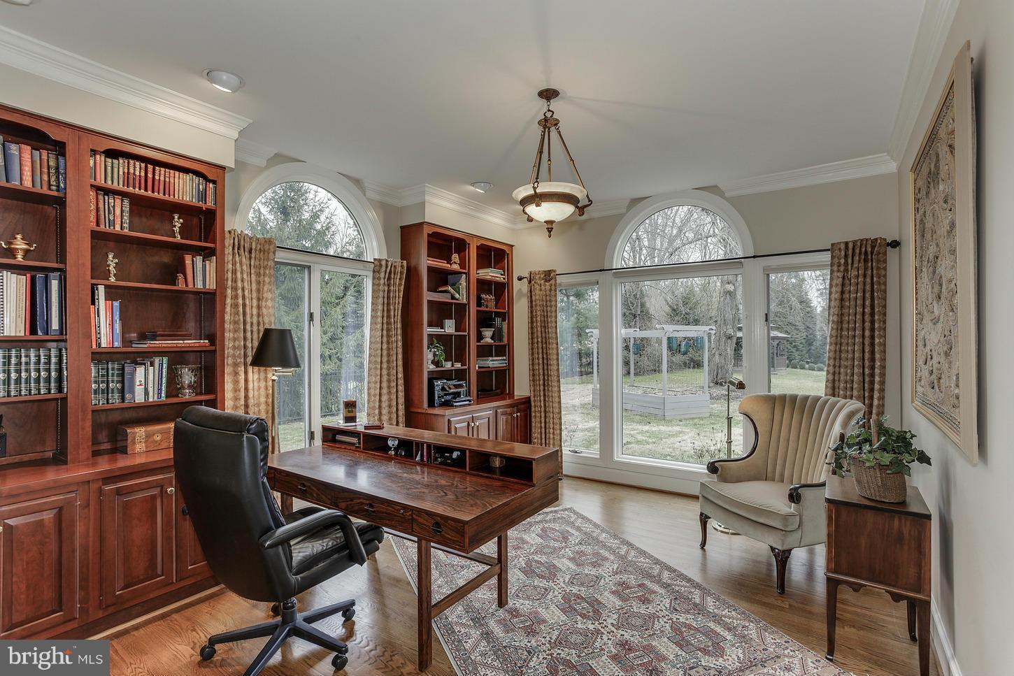 POTOMAC OUTSIDE - Residential