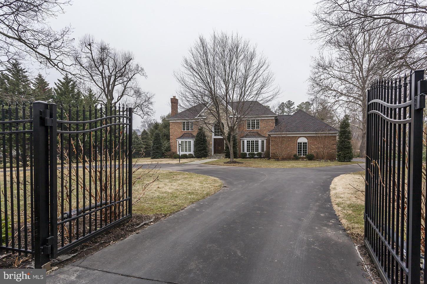 POTOMAC OUTSIDE - Residential