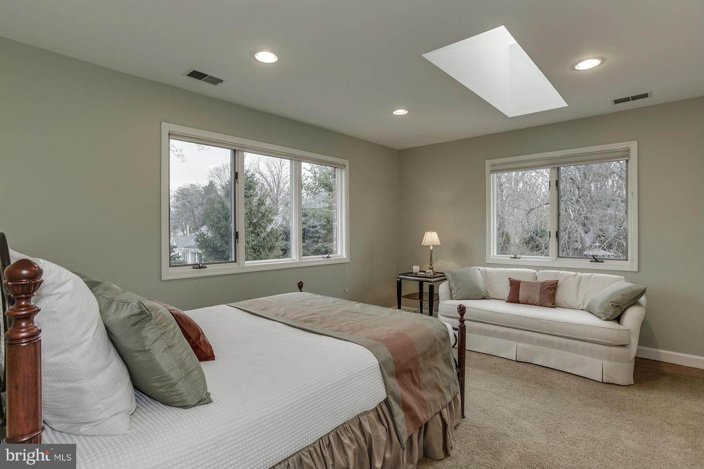 POTOMAC OUTSIDE - Residential