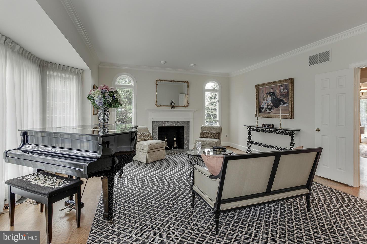 POTOMAC OUTSIDE - Residential