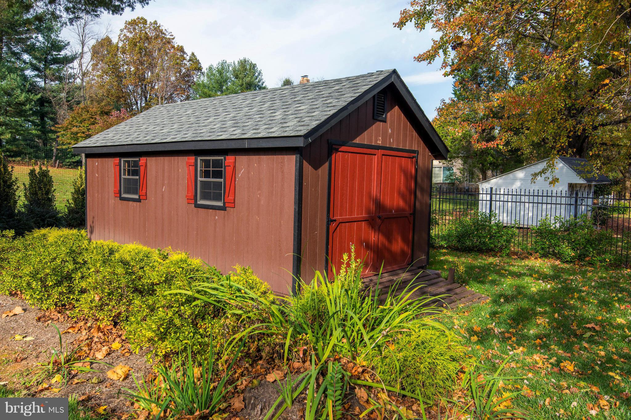 POTOMAC OUTSIDE - Residential