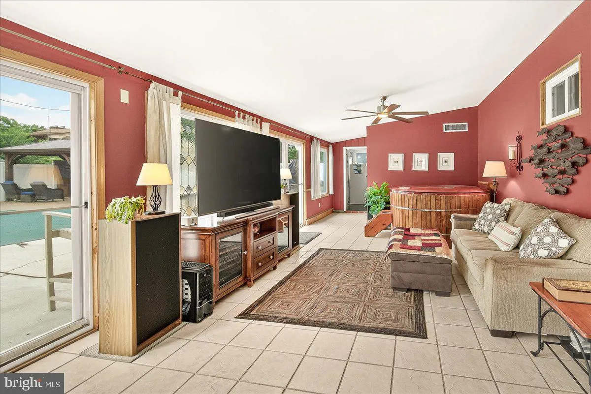 Frederick, Maryland 21702, United States, 3 Bedrooms Bedrooms, ,2 BathroomsBathrooms,Residential,Active,196670