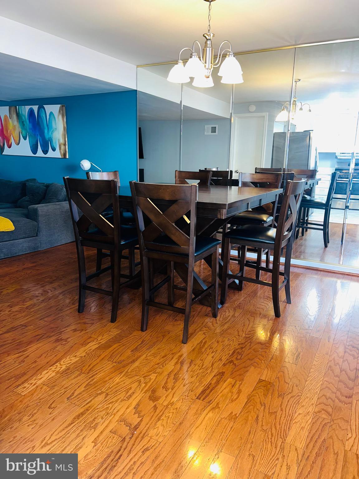 PINEWOOD HILL - Residential