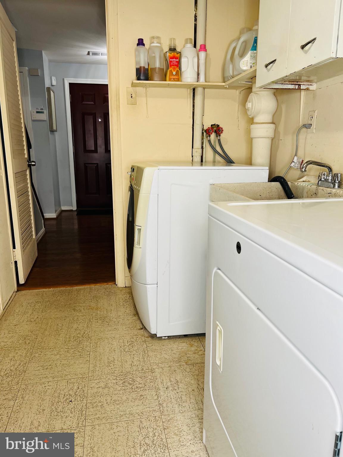 PINEWOOD HILL - Residential