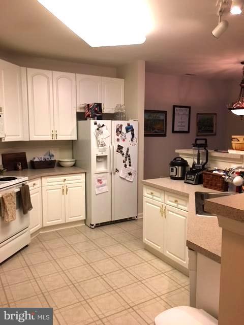 HIGH VIEW AT HUNT VALLEY - Residential Lease