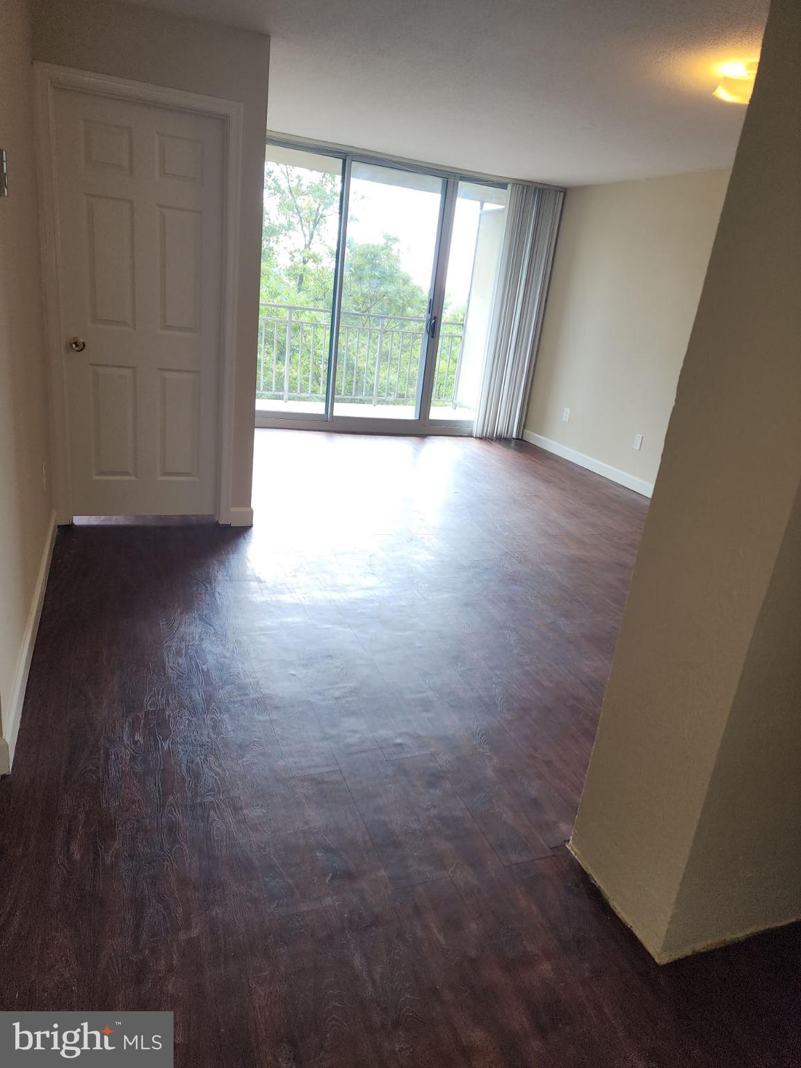 PRESIDENTIAL TOWERS - Residential