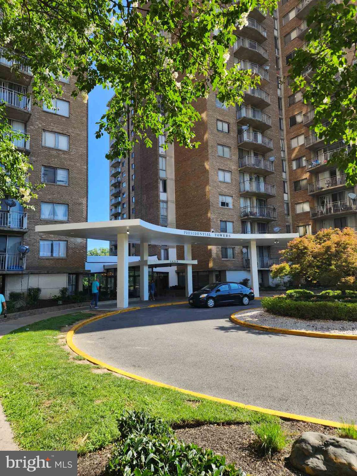 PRESIDENTIAL TOWERS - Residential