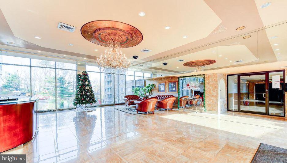 PRESIDENTIAL TOWERS - Residential