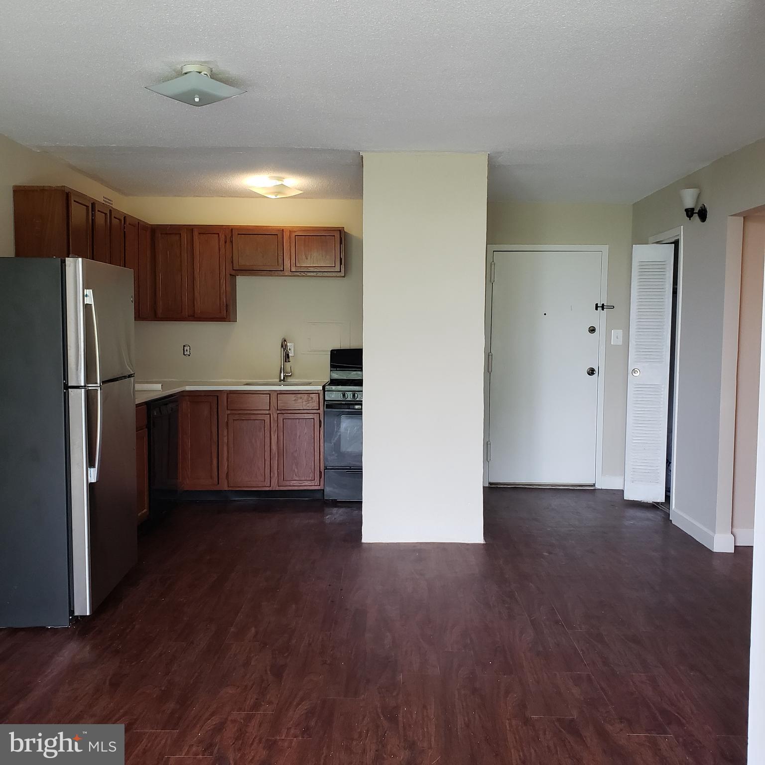 PRESIDENTIAL TOWERS - Residential