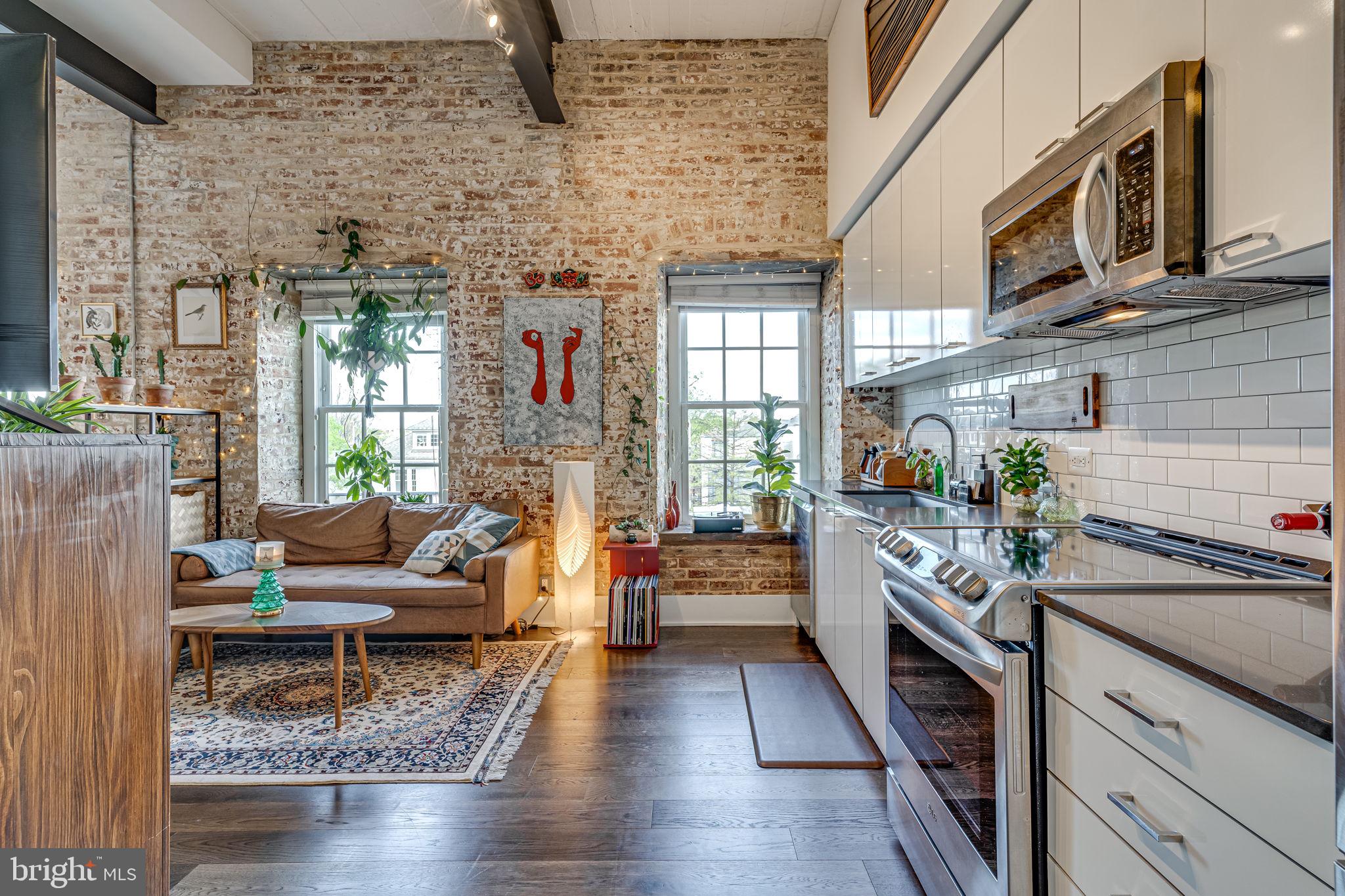 515 N WASHINGTON STREET 303