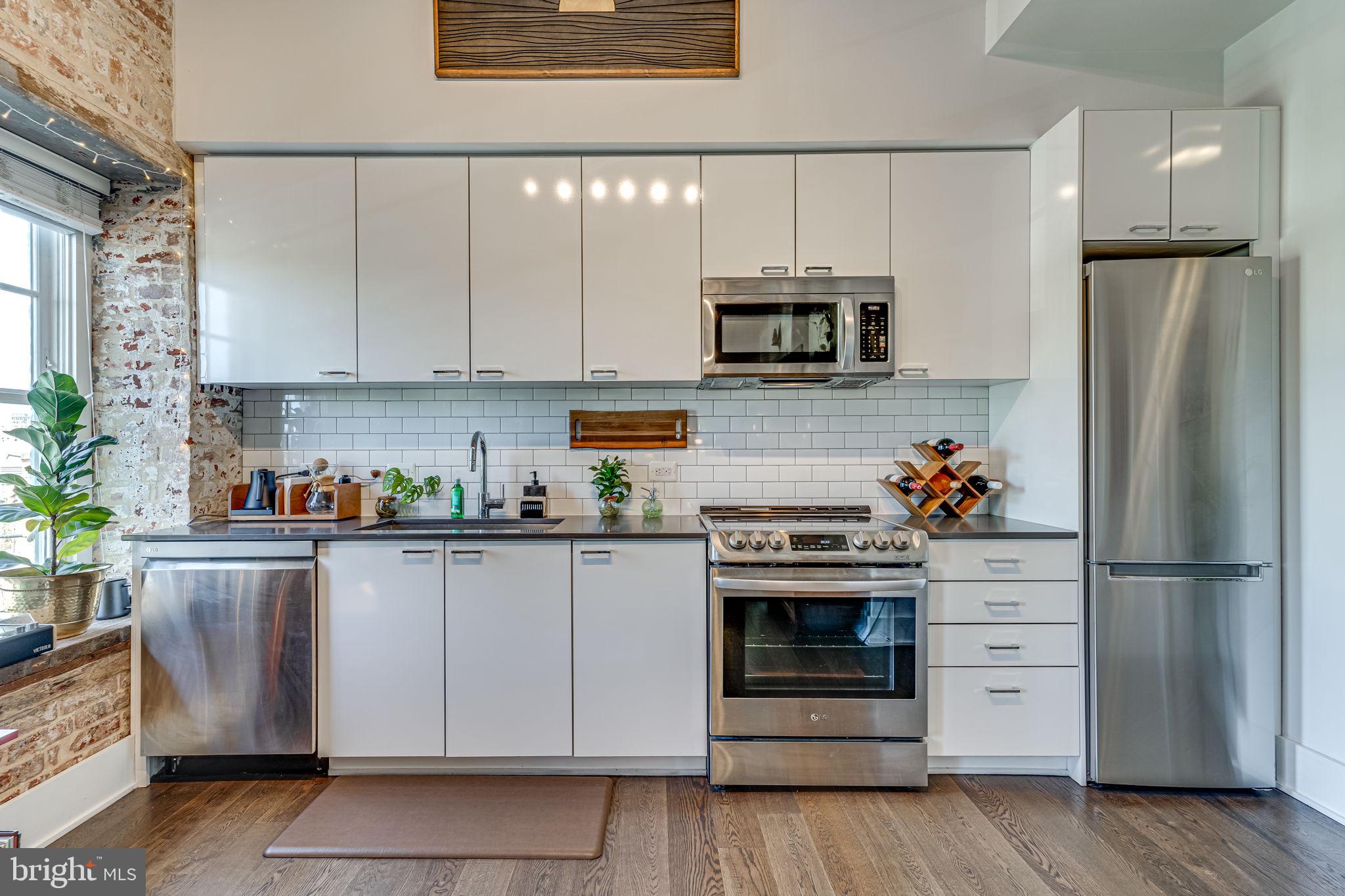 515 N WASHINGTON STREET 303