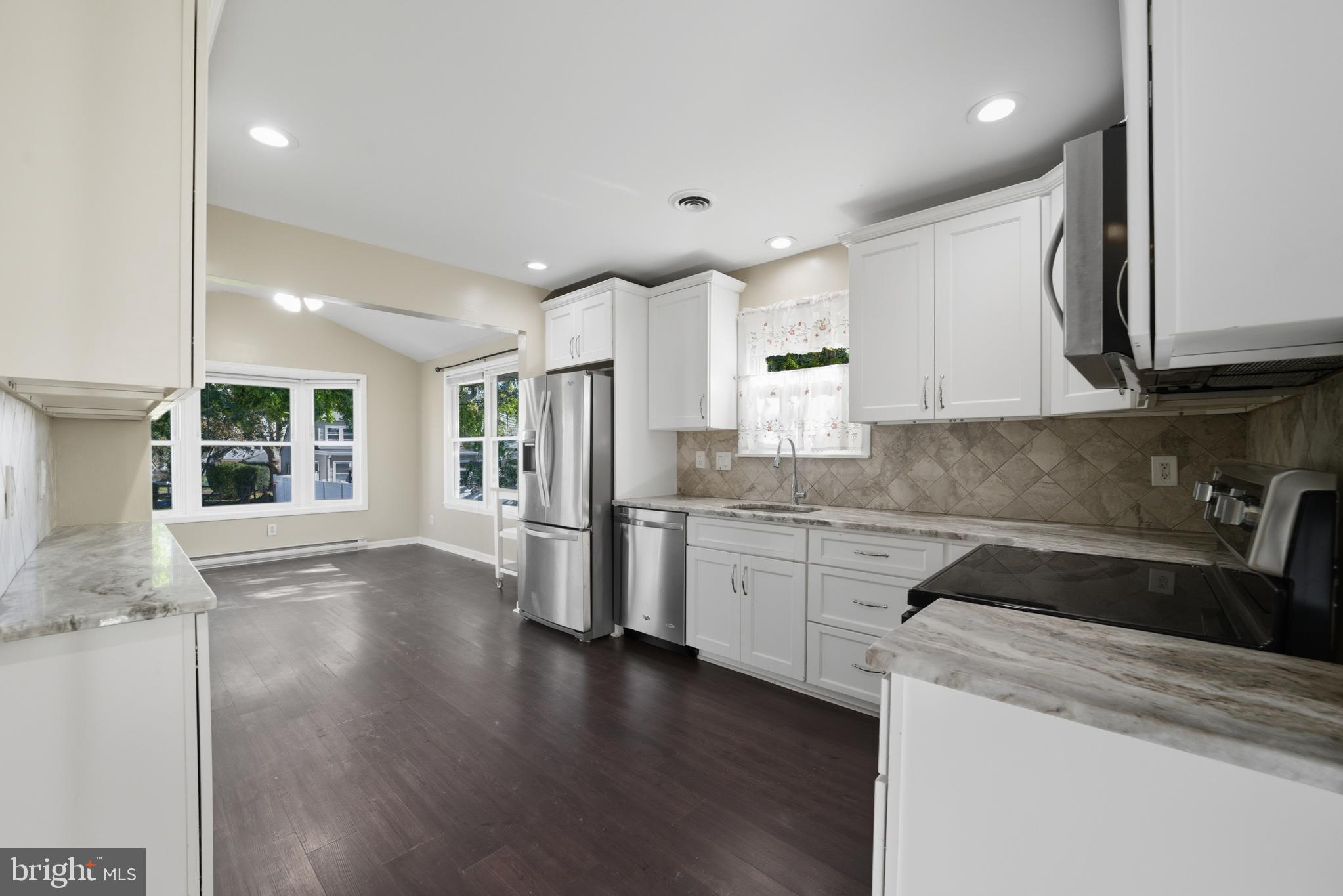 WILLOW GROVE - Residential