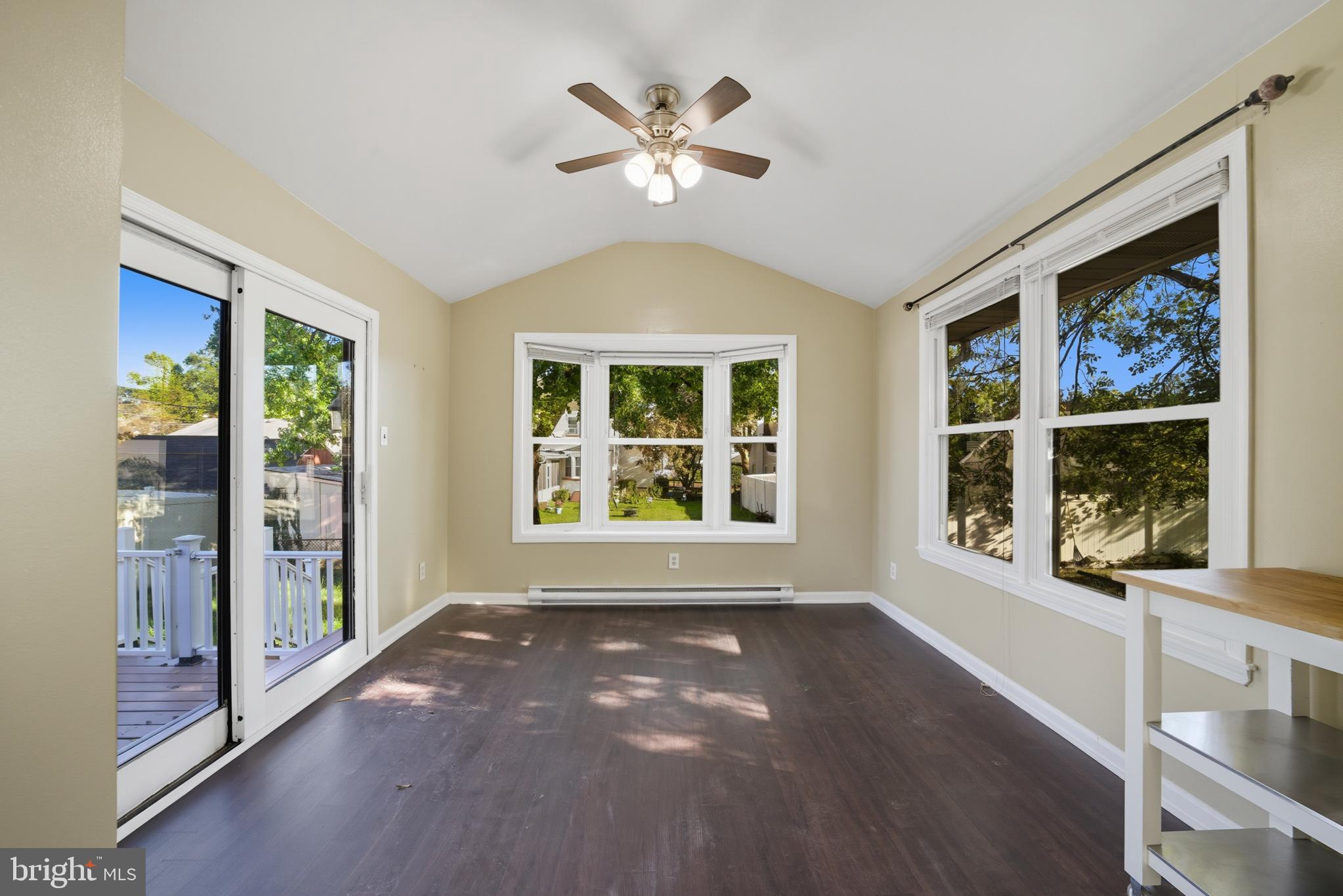 WILLOW GROVE - Residential