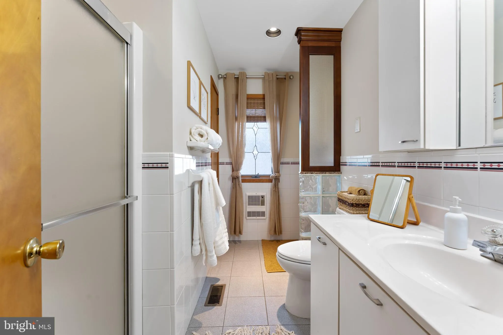 Manahawkin, New Jersey 08050, United States, 3 Bedrooms Bedrooms, ,2 BathroomsBathrooms,Residential,Pending,15502