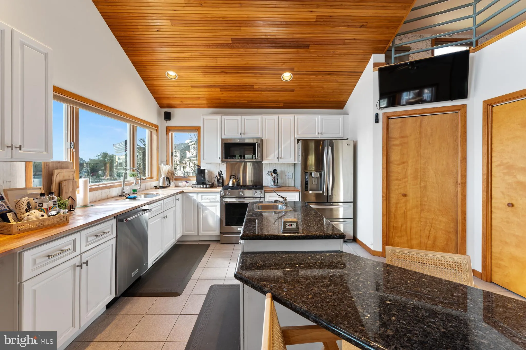 Manahawkin, New Jersey 08050, United States, 3 Bedrooms Bedrooms, ,2 BathroomsBathrooms,Residential,Pending,15502