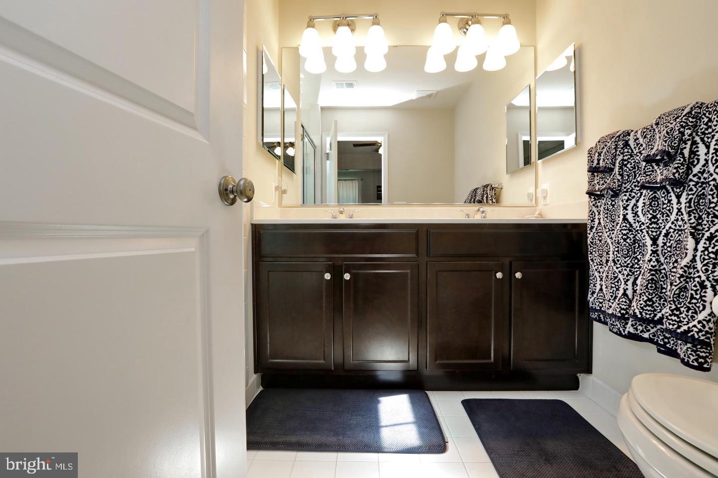 THE VILLAGES OF STEEPLEC - Residential Lease