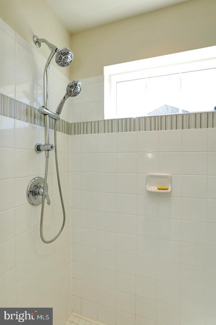 THE VILLAGES OF STEEPLEC - Residential Lease