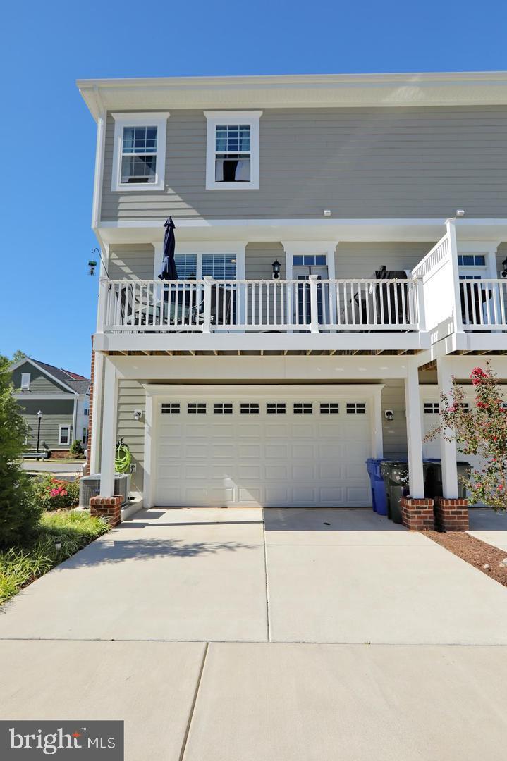 THE VILLAGES OF STEEPLEC - Residential Lease