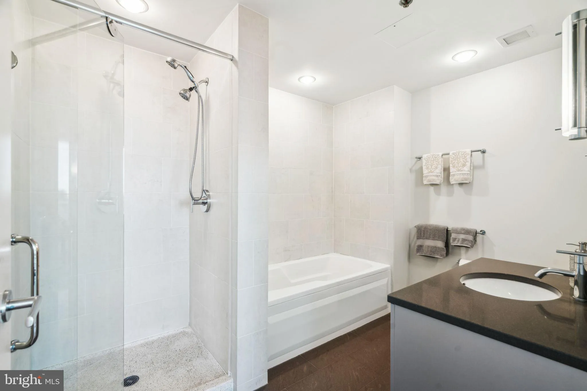Philadelphia, Pennsylvania 19103, United States, 1 Bedroom Bedrooms, ,1 BathroomBathrooms,Residential,Pending,118148