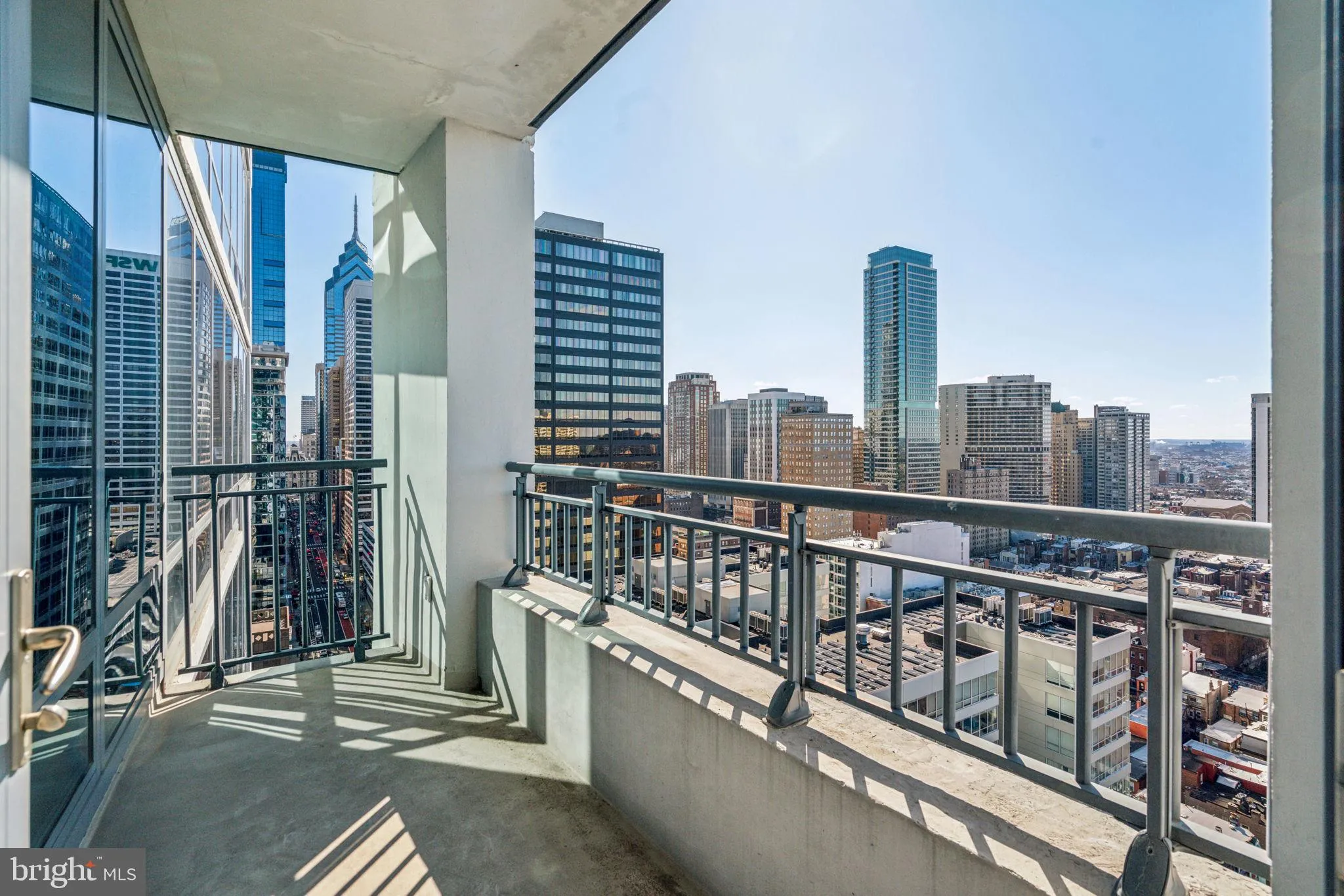 Philadelphia, Pennsylvania 19103, United States, 1 Bedroom Bedrooms, ,1 BathroomBathrooms,Residential,Pending,118148