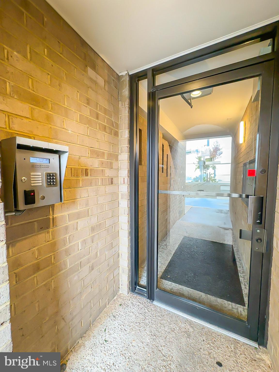 AMERICANA CENTRE - Residential Lease