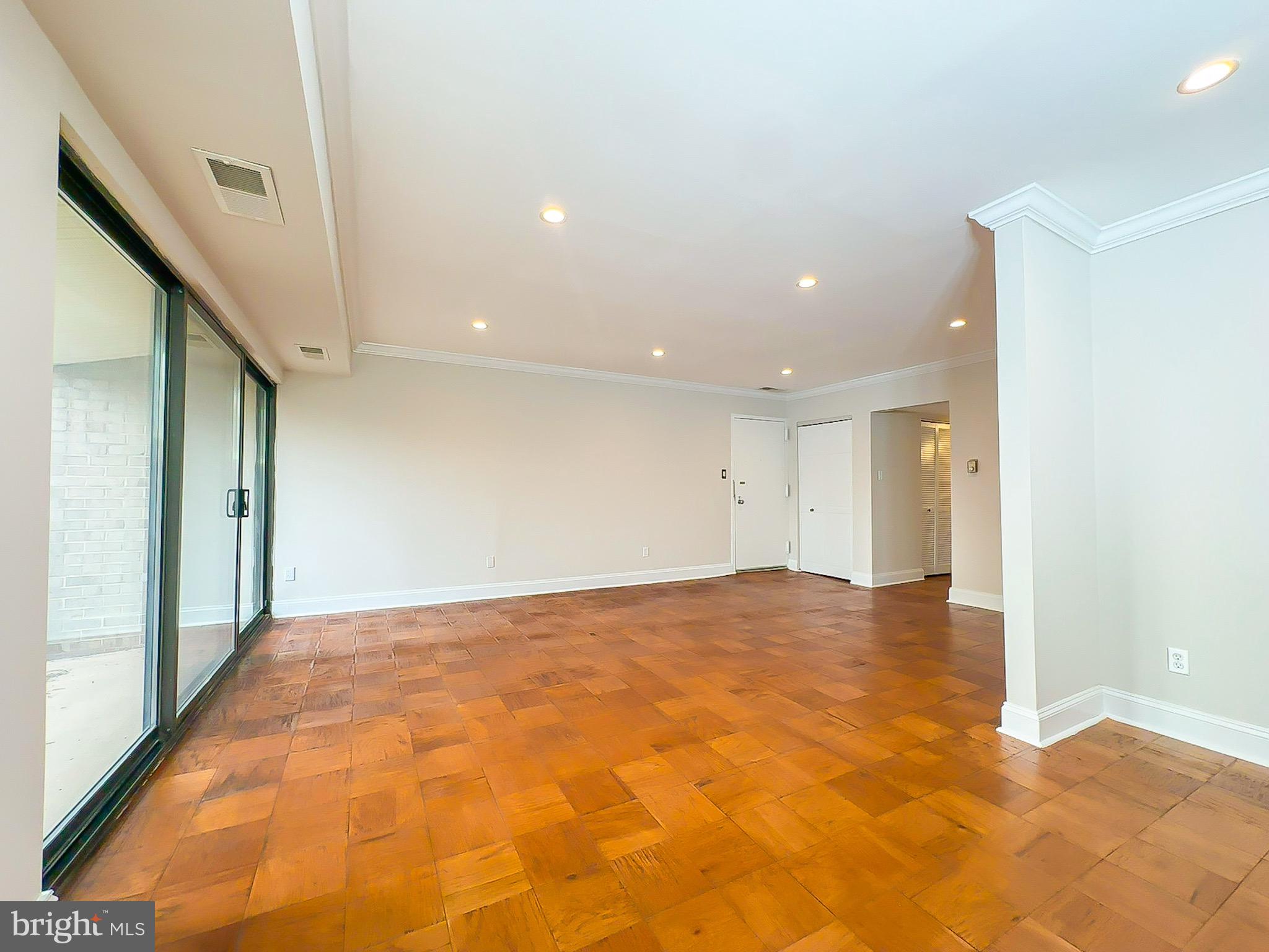 AMERICANA CENTRE - Residential Lease