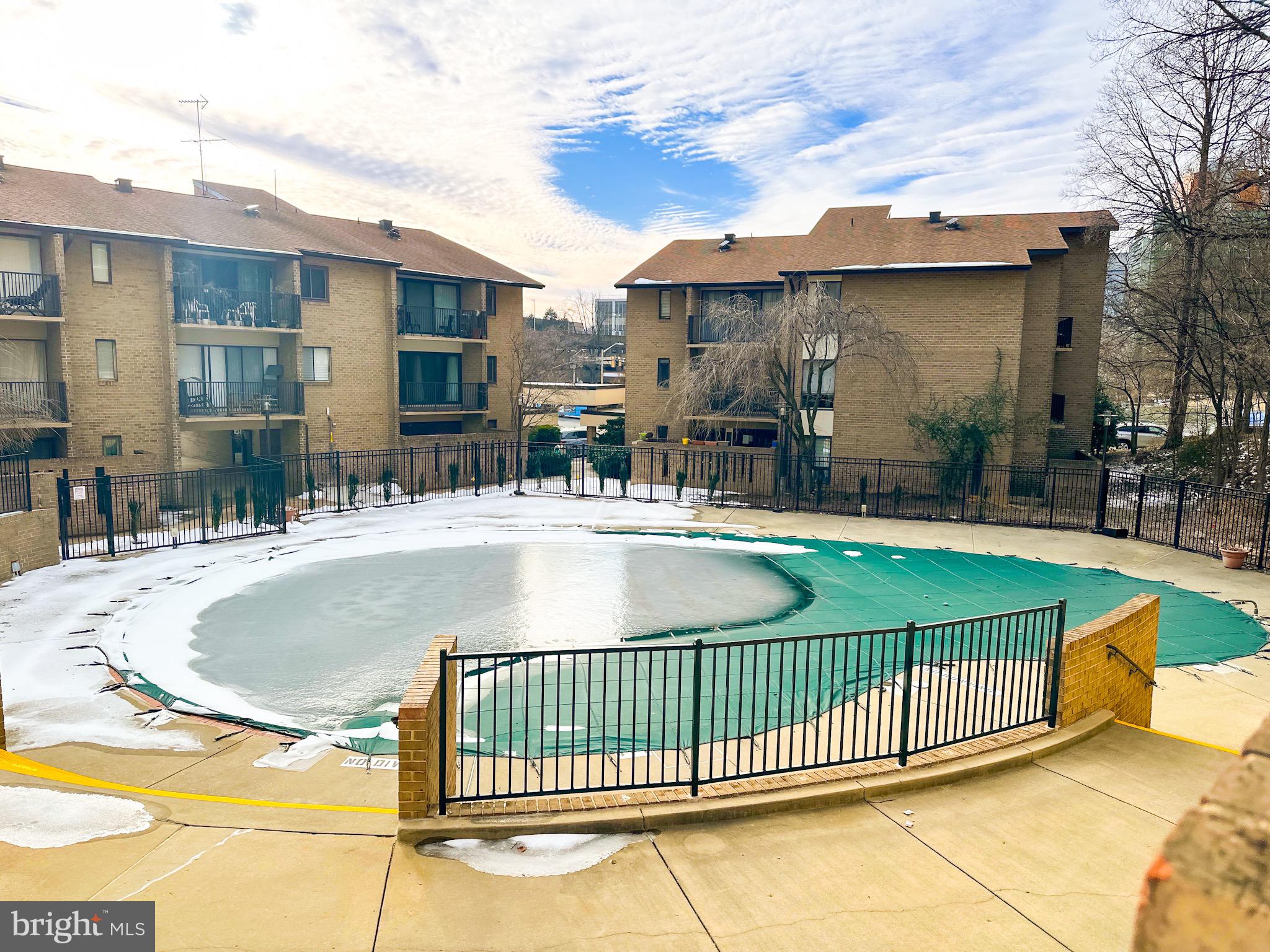 AMERICANA CENTRE - Residential Lease